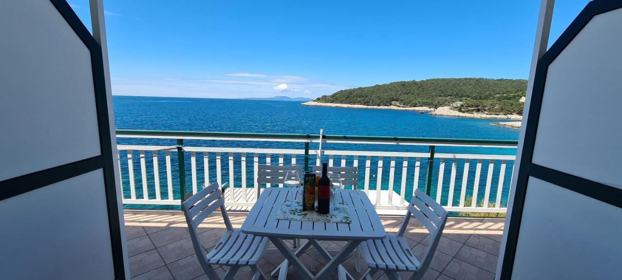 Ana I Ante * Milna (Hvar)